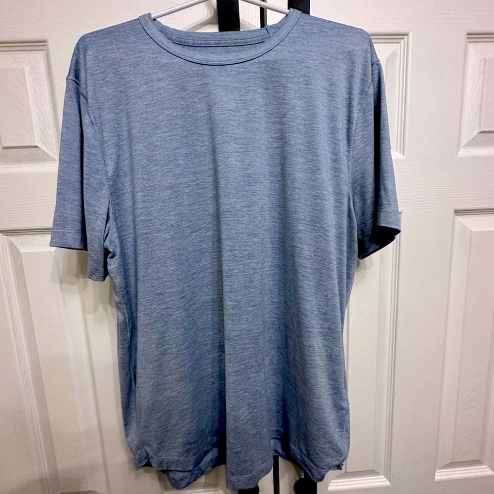 Abercrombie and Fitch XL Heathered shirt. Swoop cut bottom